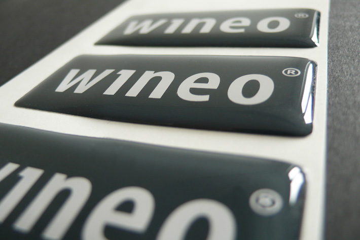 Műgyantás címke gyártás Budapesten